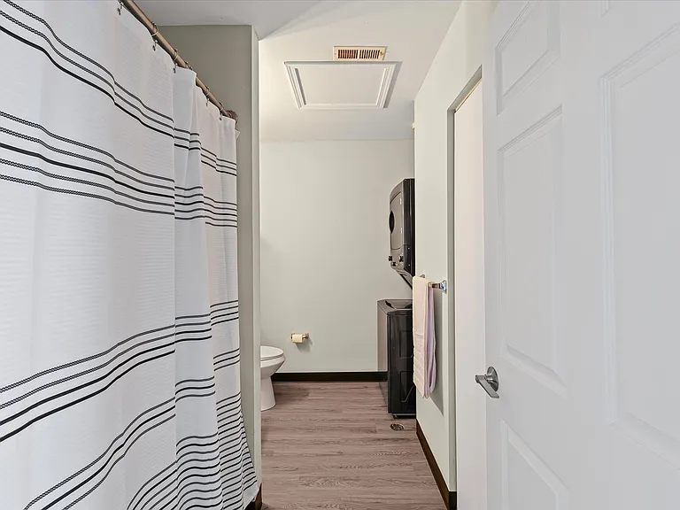 202 Nicholas Dr #B — Photo 8