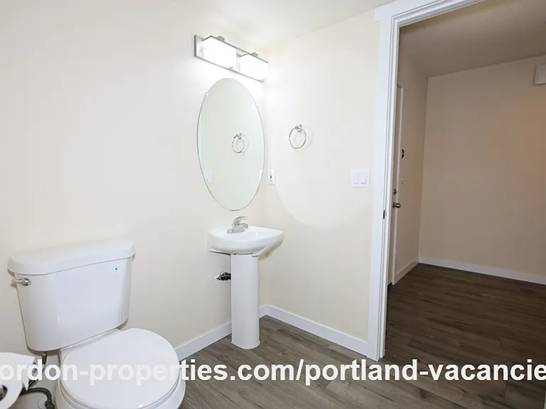 5407 SE 121st Ave — Photo 6