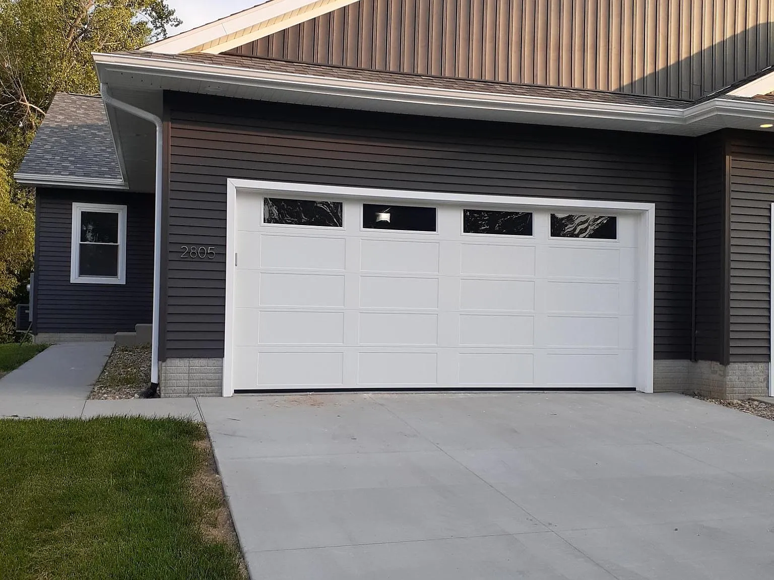 4 bed, 2260 sqft, $2,150 — Photo 1