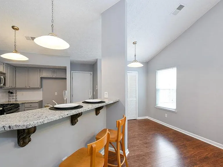 10500 Summer Creek Dr — Photo 10