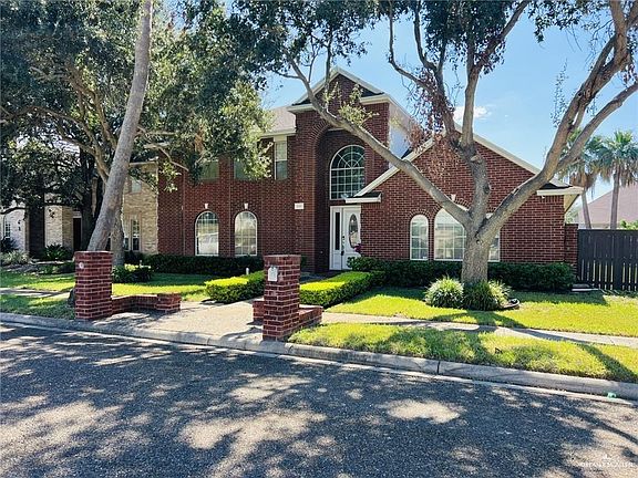 2nd image of 3506 El Jardin