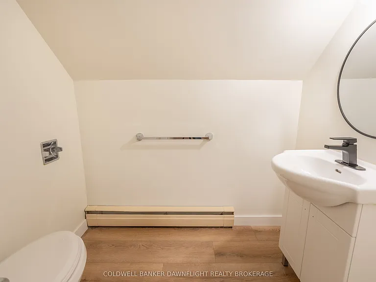 394 William St — Photo 8