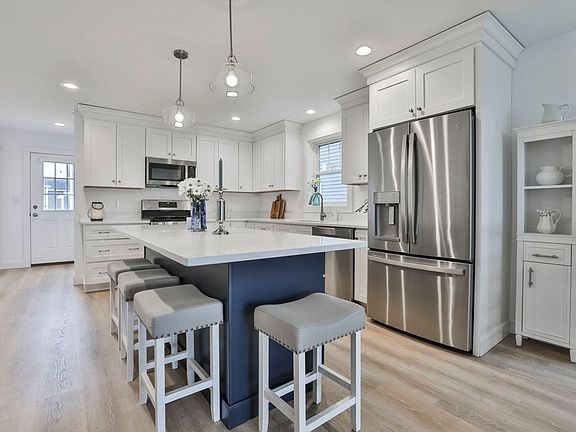 5th image of 207 Beach Rd #C-2