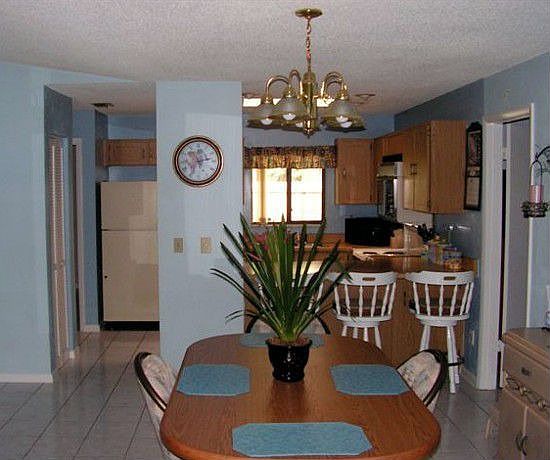 Dining/Kitchen Areas