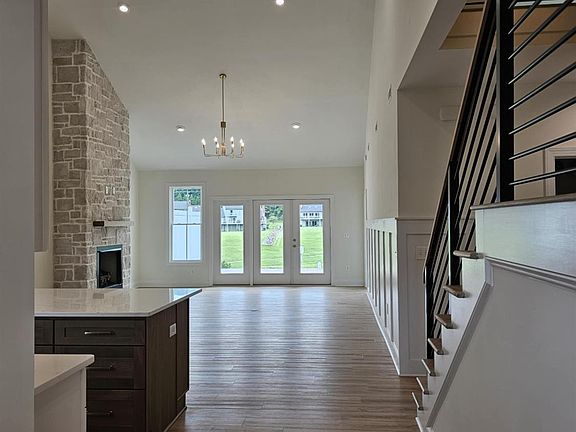 2nd image of 1157 Grandset Dr