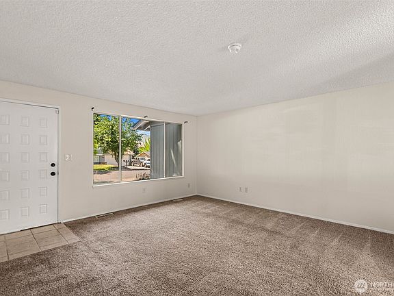 3rd image of 1313 Bel Air Drive