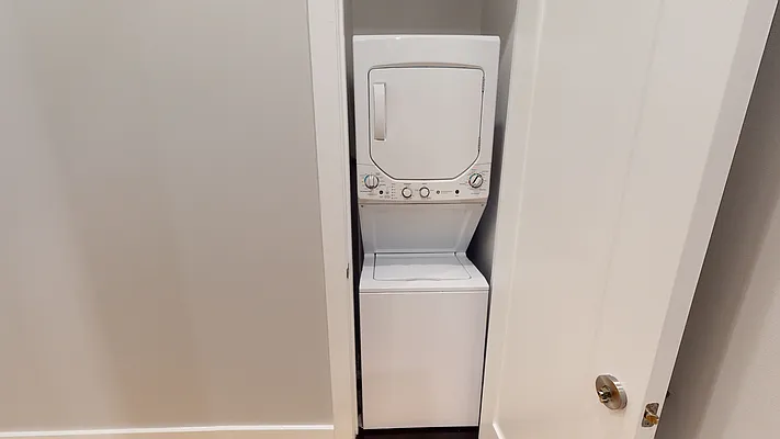 Rented by Gold-Stone Realty | media 21