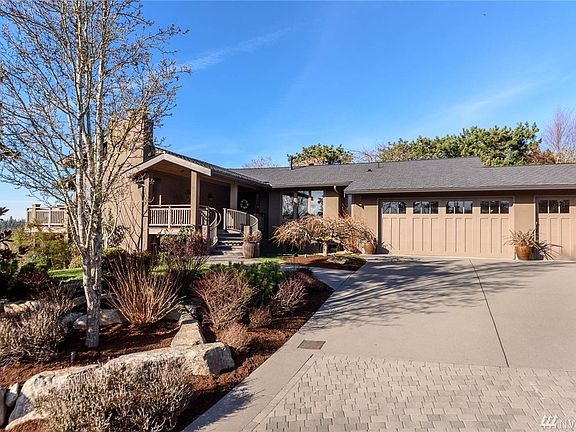 2nd image of 8820 NE 15th Pl