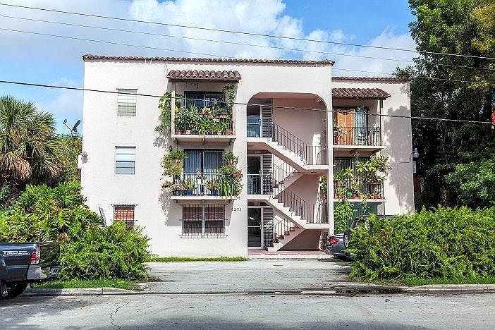 2nd image of 4271 NW South Tamiami Canal Dr