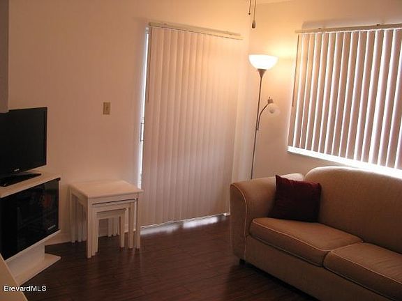 2nd image of 642 Beach Park Ln #V274