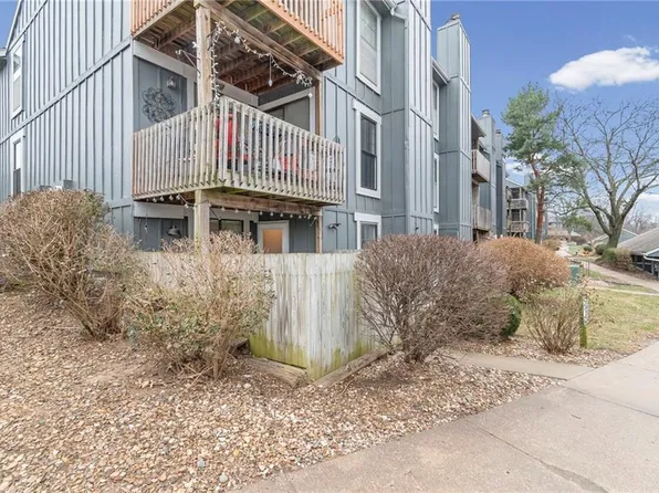 12700 W 110th Ter, Overland Park, KS 66210