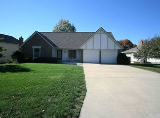 7000 Red Oak Dr, Shawnee, KS 66217