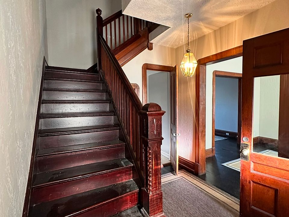 2nd image of 1301 S 28th St #4
