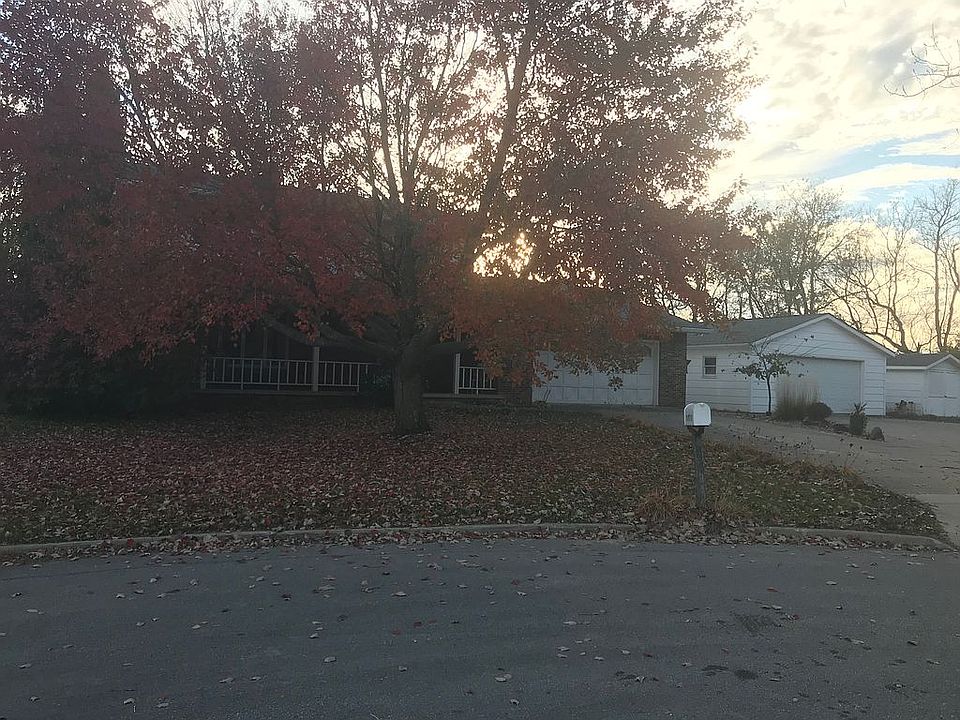 2nd image of 602 W Carpenter St