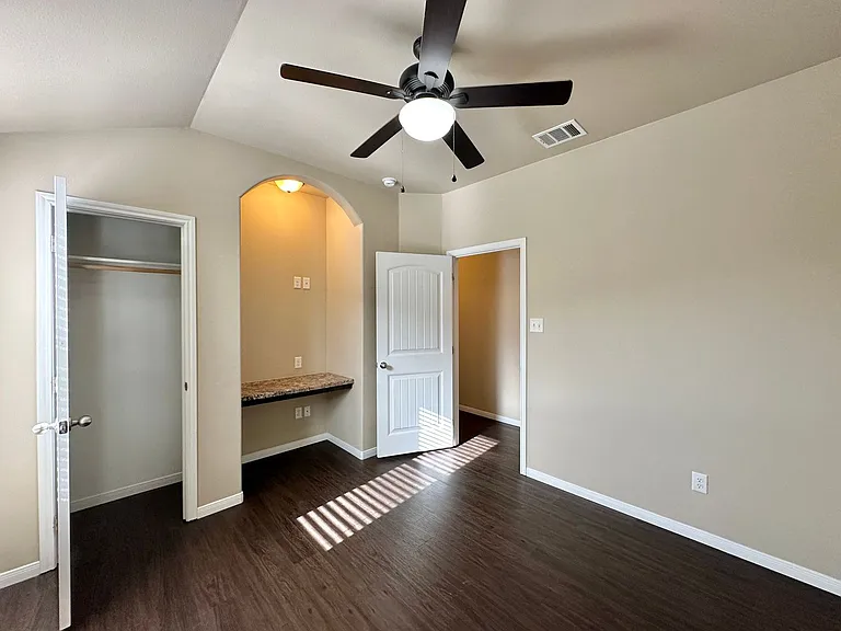 1301 Vanguard Ln — Photo 13