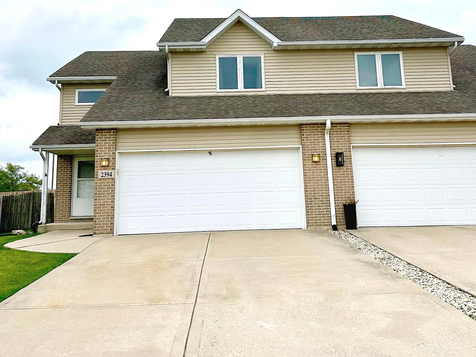 3 bed, 2.5 bath, 1452 sqft, $2,600 — Photo 2