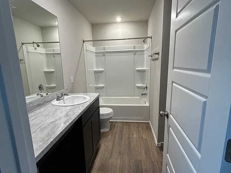 3016 S Buffalo Dr — Photo 9