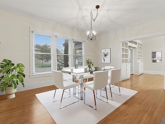 5th image of 1054 Grant St SE