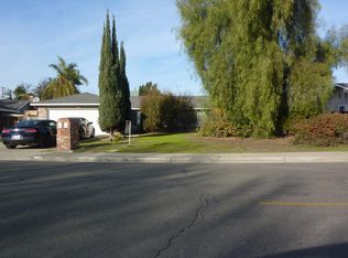 671 Roosevelt St, Kingsburg, CA 93631