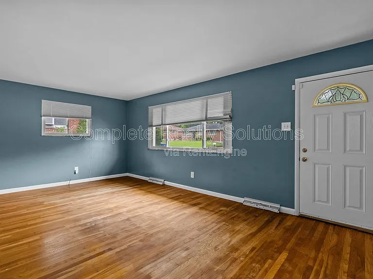 1149 Walker Ave — Photo 3
