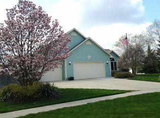 900 4th St, Waukee, IA 50263