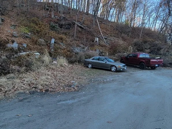 91-93 Natural History Dr, Worcester, MA 01605