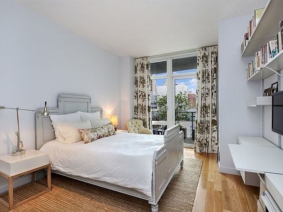 2nd image of 555 W 59th St APT 14H