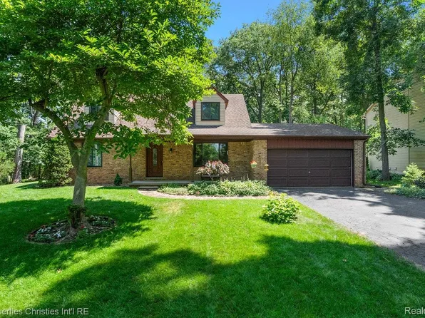 2325 Horace St, West Bloomfield, MI 48324