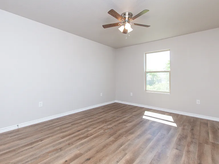 2542 Leroy Ln #B — Photo 17