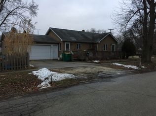 701 W 2nd St, Genoa, IL 60135