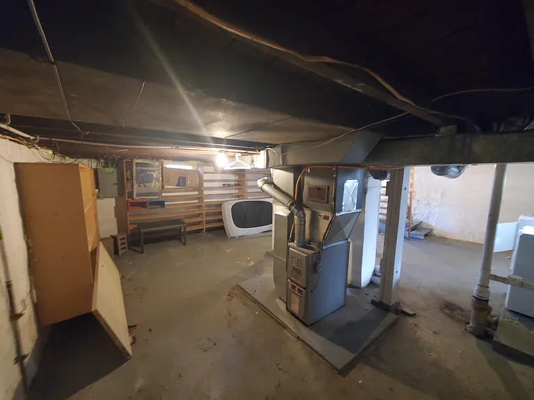 601 Lathrop St — Photo 2
