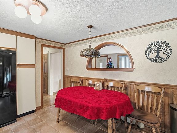 5th image of 19 Jefferson Dr