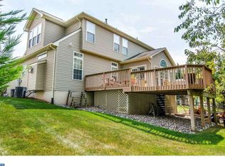 801 Bramblewood Dr, Douglassville, PA 19518