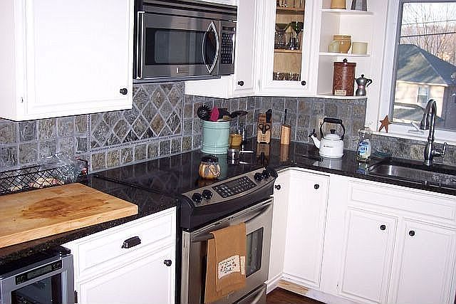 kitchen 2-wine fridge