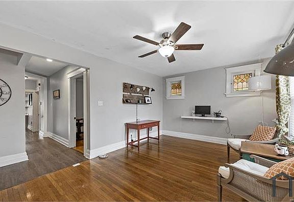 2nd image of 6119 Southwest Ave #1F