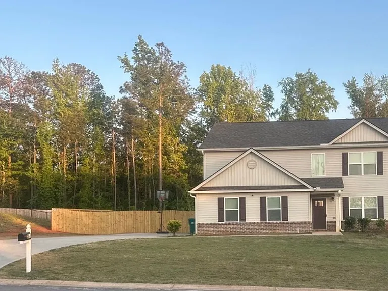 366 Riley Cir NW — Photo 3