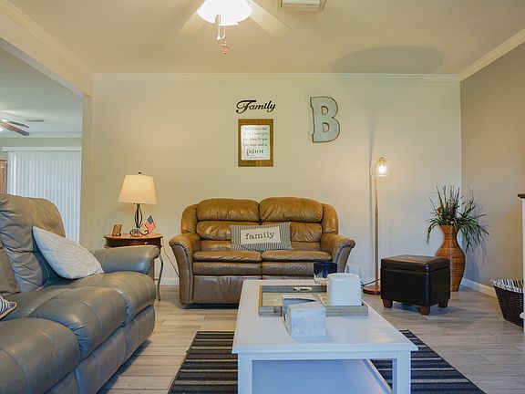 3rd image of 350 Barbara Dr NW