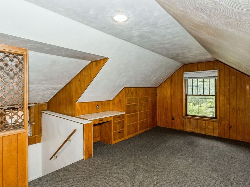 728 E College St 728 E College St Iowa City IA Zillow