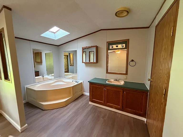 30 Eastland Dr — Photo 6