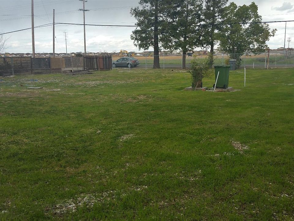 2nd image of 10560 Franklin Blvd