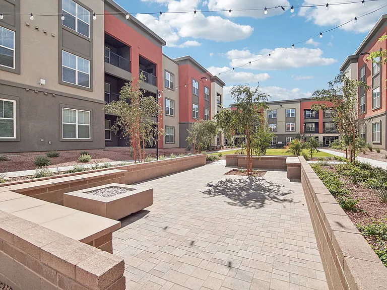 The Maddox Luxury Apartments — Photo 18