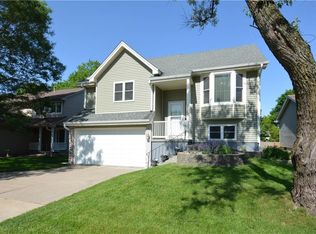 532 53rd St, West Des Moines, IA 50266