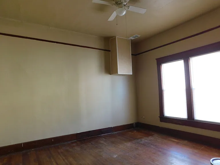 1525 N Greenwood Ave — Photo 5