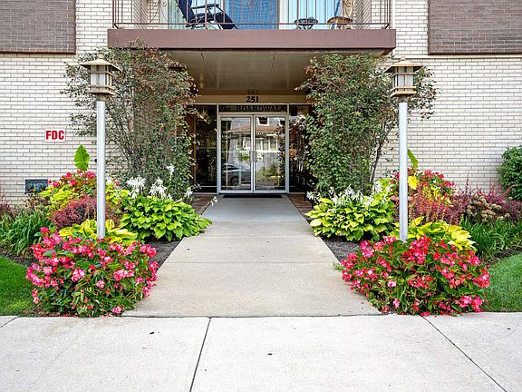 2nd image of 251 Marengo Ave APT 2D