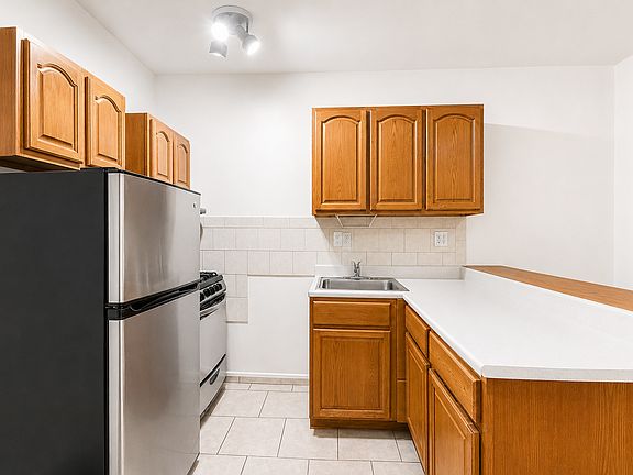 5th image of 707 W 171st St APT 2E