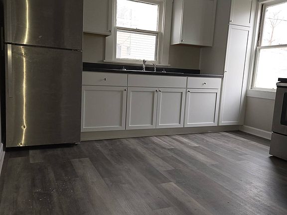 4th image of 214 S Emerson Ave