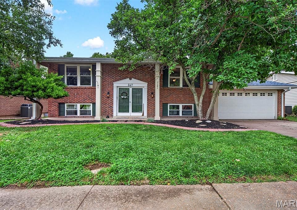 1st image of 547 Golfwood Dr