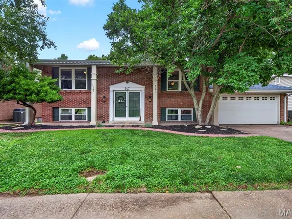 547 Golfwood Dr, Ballwin, MO 63021