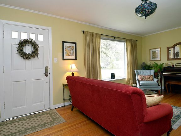 2nd image of 908 N Kaspar Ave