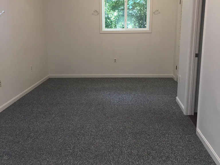 Shannon Ave — Photo 8